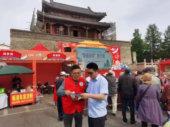海州区：政策进庙会，服务零距离1.jpg