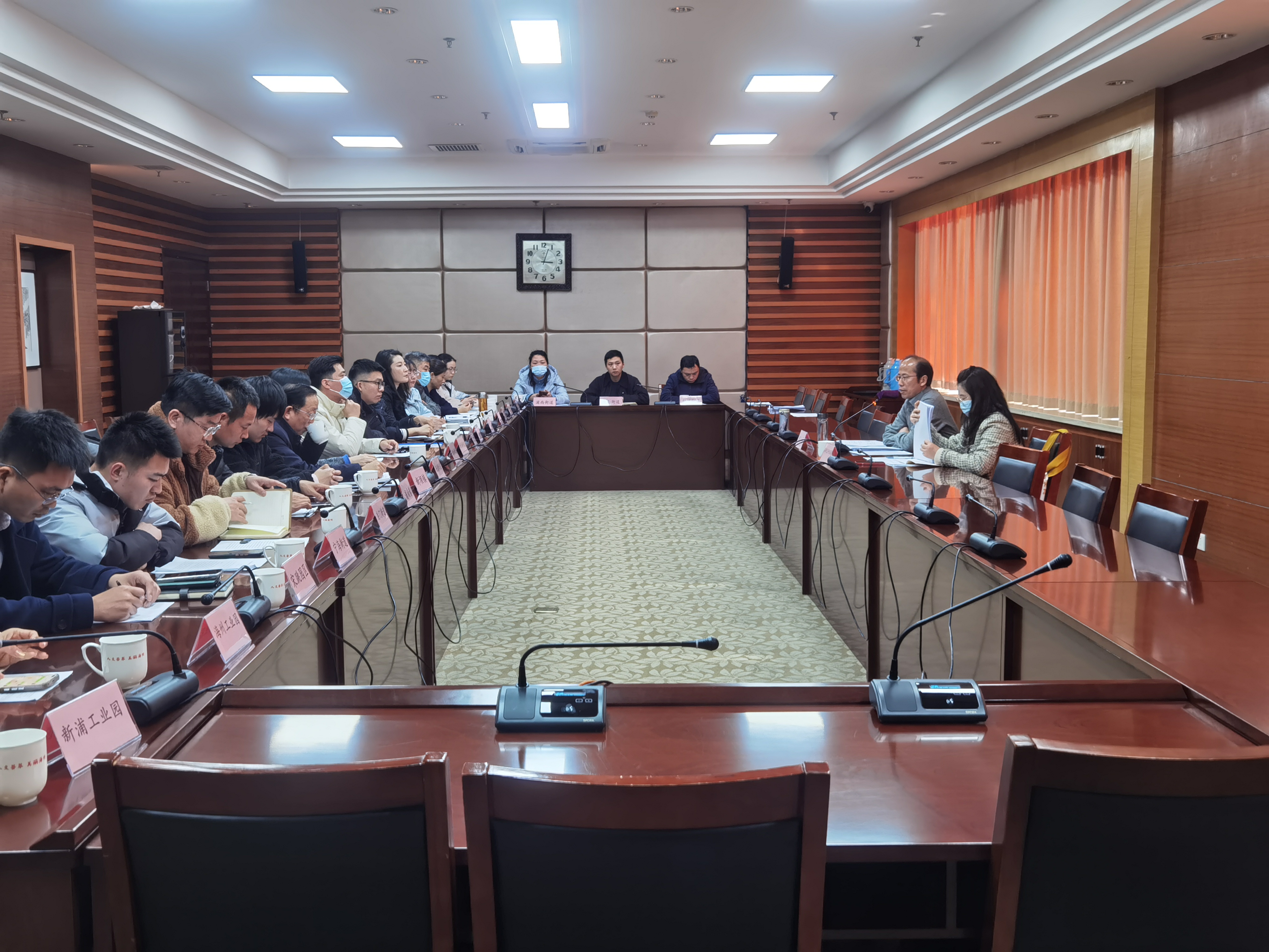 区营商办召开各镇街营商环境指标推进会.jpg