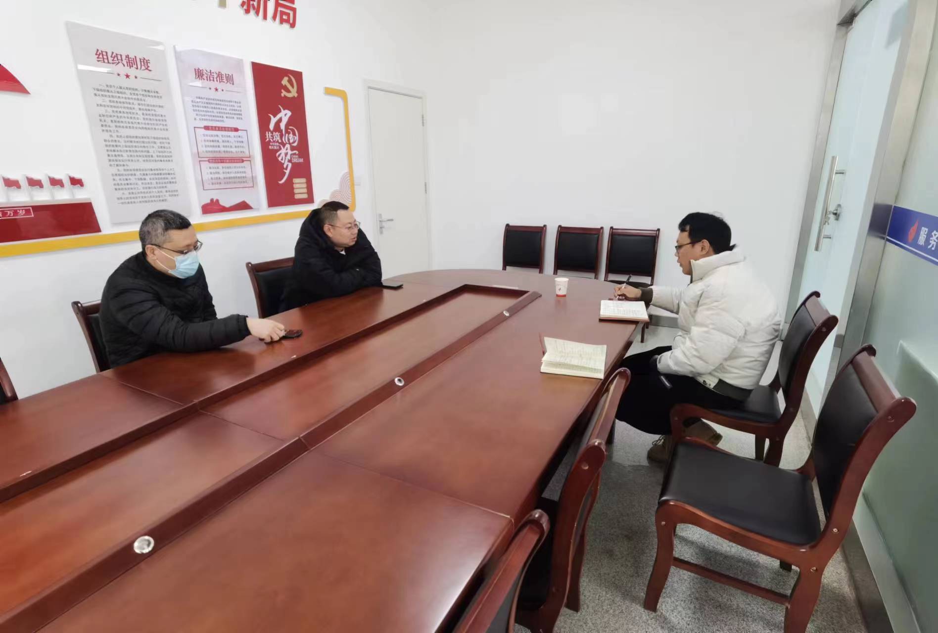 高新区审批中心了解地赐饲料不动产登记事项.jpg